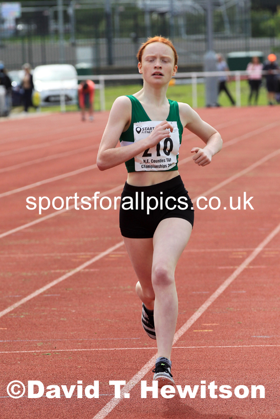 Women and Girls 800 metres, 2022 North Eastern Track and Field Champs., Middlesbrough. David T. Hewitson/Sports for All Pics